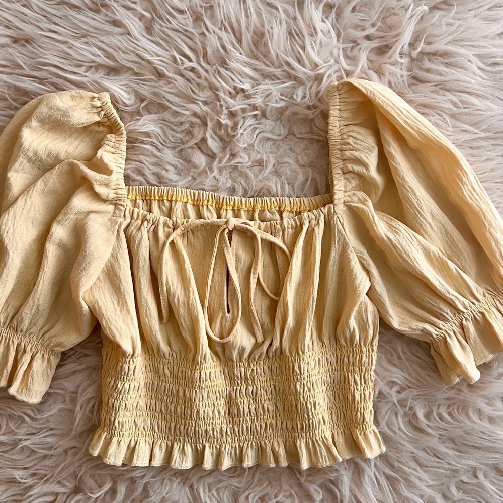 Cute Blouse yellow size Small